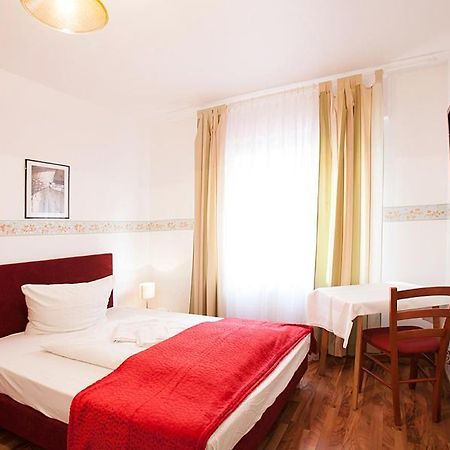 Pension Jasmin Pforzheim Buitenkant foto