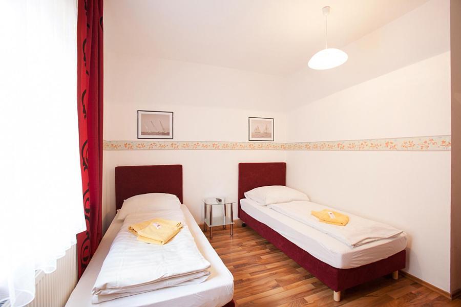 Pension Jasmin Pforzheim Buitenkant foto